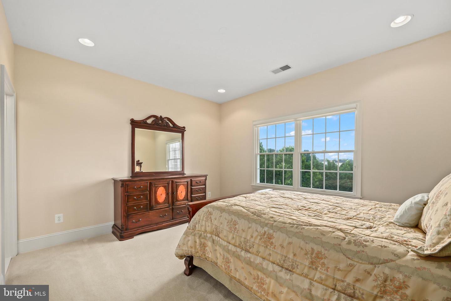 43112 UNISON KNOLL CIR, ASHBURN, Virginia 20148, 6 Bedrooms Bedrooms, ,7 BathroomsBathrooms,Residential,For sale,43112 UNISON KNOLL CIR,VALO2101984 MLS # VALO2101984