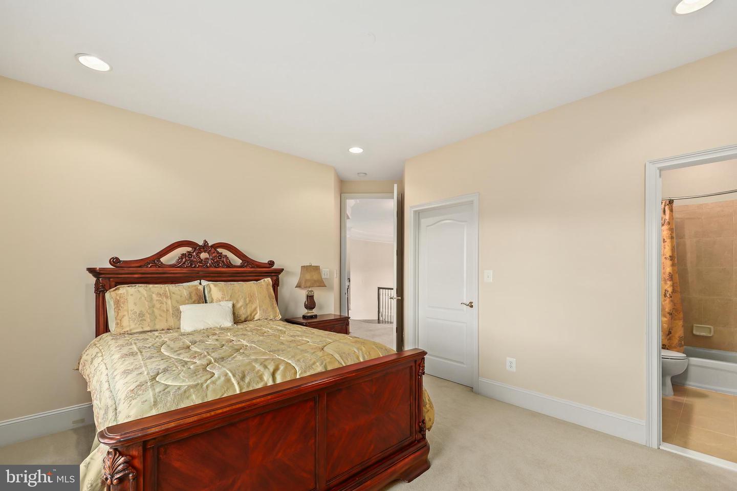 43112 UNISON KNOLL CIR, ASHBURN, Virginia 20148, 6 Bedrooms Bedrooms, ,7 BathroomsBathrooms,Residential,For sale,43112 UNISON KNOLL CIR,VALO2101984 MLS # VALO2101984