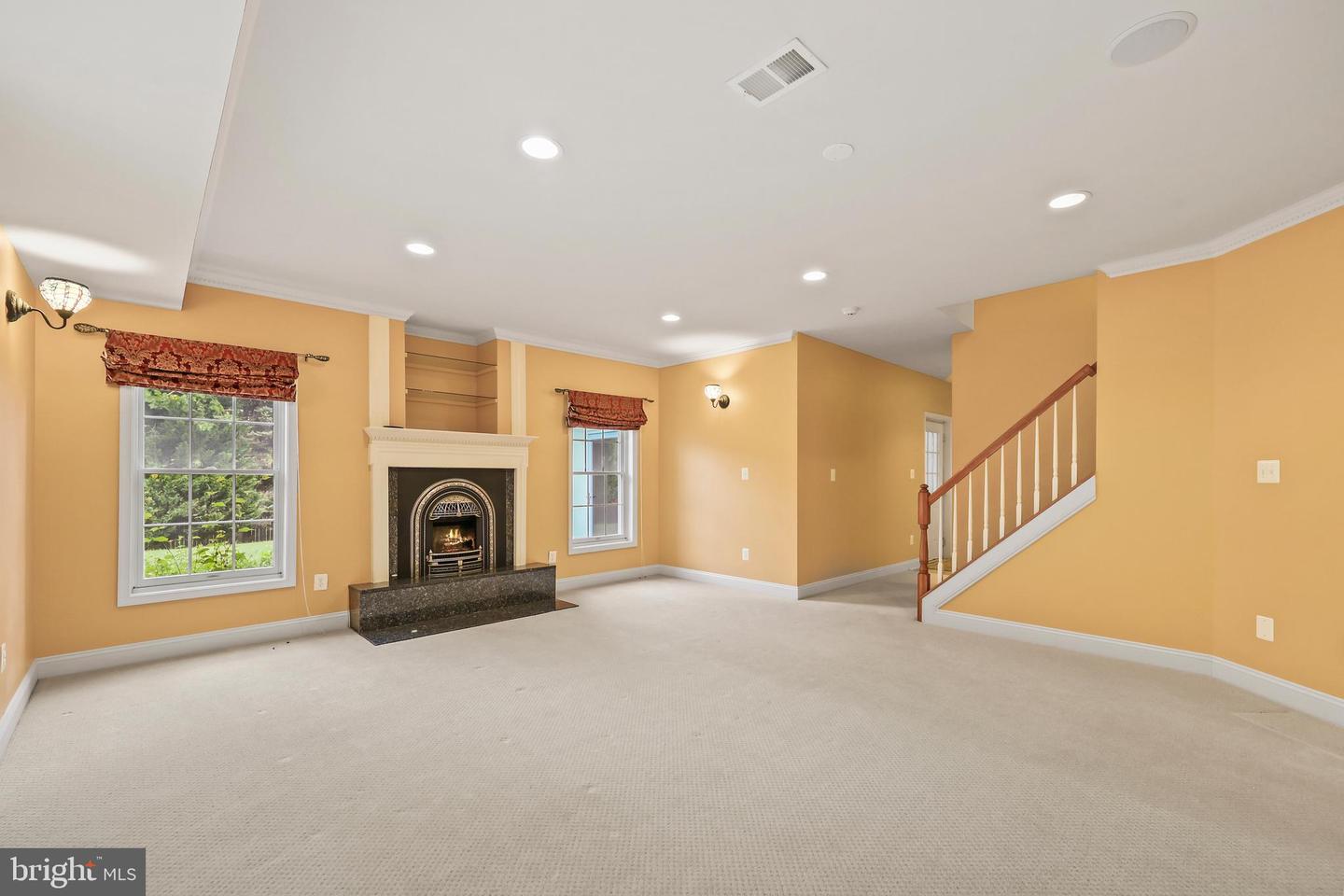 43112 UNISON KNOLL CIR, ASHBURN, Virginia 20148, 6 Bedrooms Bedrooms, ,7 BathroomsBathrooms,Residential,For sale,43112 UNISON KNOLL CIR,VALO2101984 MLS # VALO2101984