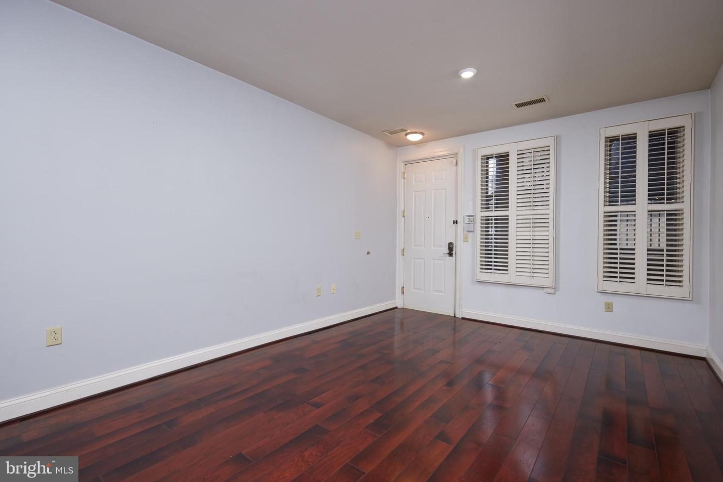 2200 17TH ST NW #109, WASHINGTON, District Of Columbia 20009, 1 Bedroom Bedrooms, ,1 BathroomBathrooms,Residential,For sale,2200 17TH ST NW #109,DCDC2171440 MLS # DCDC2171440