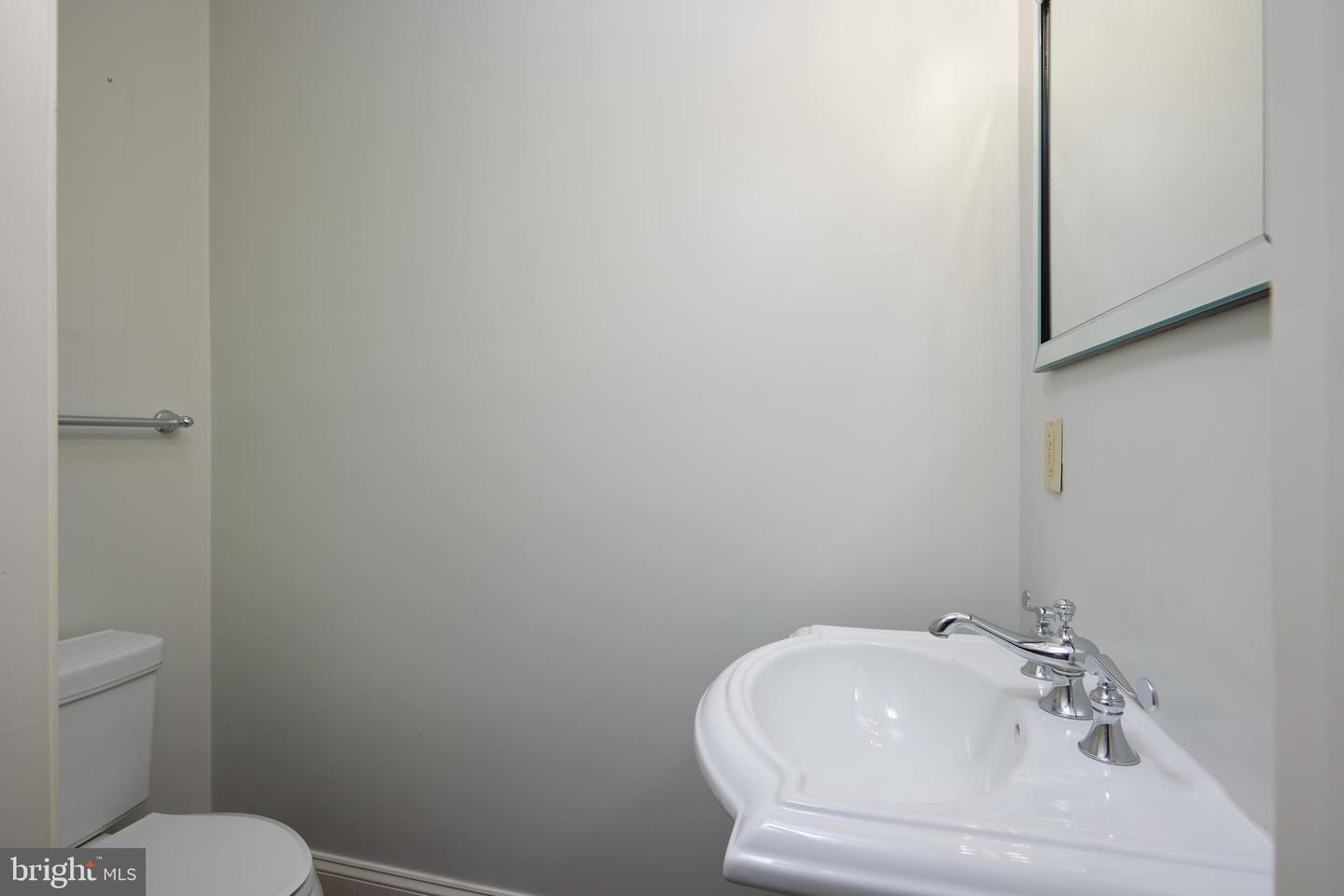 2200 17TH ST NW #109, WASHINGTON, District Of Columbia 20009, 1 Bedroom Bedrooms, ,1 BathroomBathrooms,Residential,For sale,2200 17TH ST NW #109,DCDC2171440 MLS # DCDC2171440