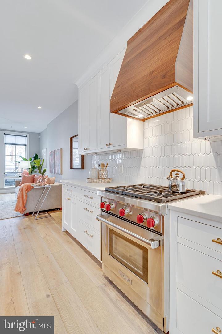467 M ST NW #1, WASHINGTON, District Of Columbia 20001, 3 Bedrooms Bedrooms, ,2 BathroomsBathrooms,Residential,For sale,467 M ST NW #1,DCDC2185216 MLS # DCDC2185216