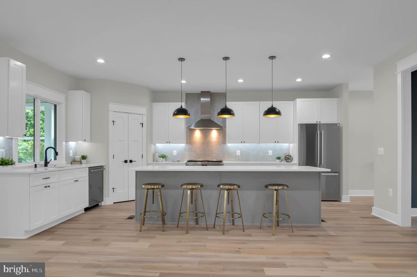 5617 23RD ST N, ARLINGTON, Virginia 22205, 5 Bedrooms Bedrooms, ,5 BathroomsBathrooms,Residential,For sale,5617 23RD ST N,VAAR2053428 MLS # VAAR2053428