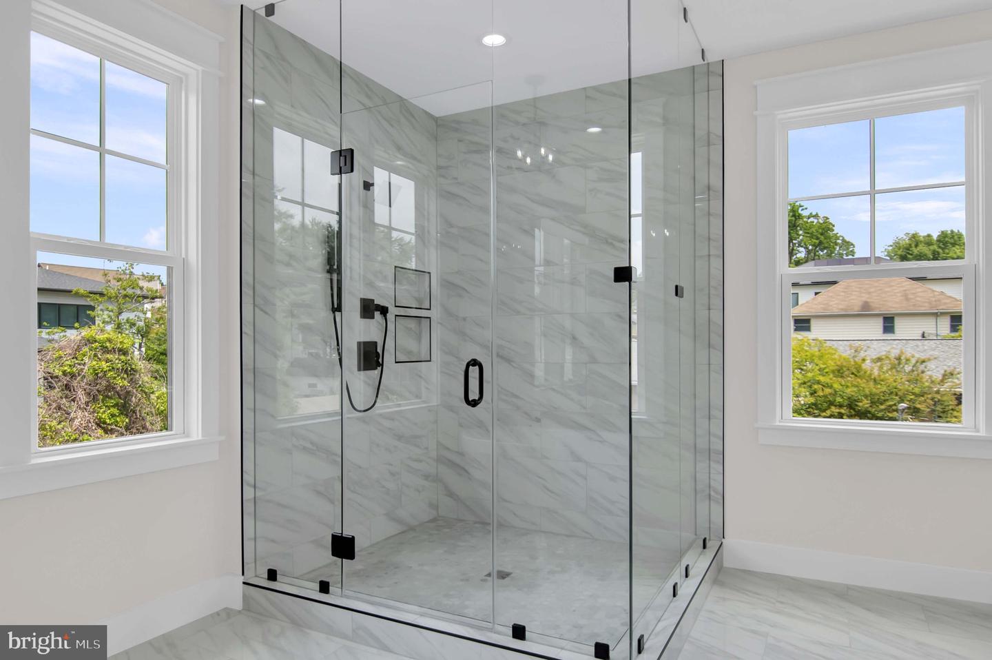 5617 23RD ST N, ARLINGTON, Virginia 22205, 5 Bedrooms Bedrooms, ,5 BathroomsBathrooms,Residential,For sale,5617 23RD ST N,VAAR2053428 MLS # VAAR2053428