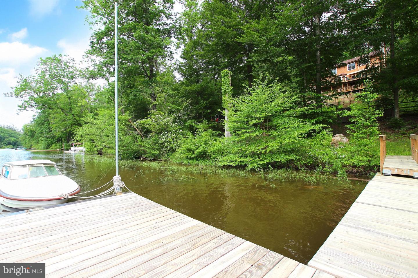 10716 LAKE FOREST DR, MANASSAS, Virginia 20112, 4 Bedrooms Bedrooms, 15 Rooms Rooms,3 BathroomsBathrooms,Residential,For sale,10716 LAKE FOREST DR,VAPW2088038 MLS # VAPW2088038
