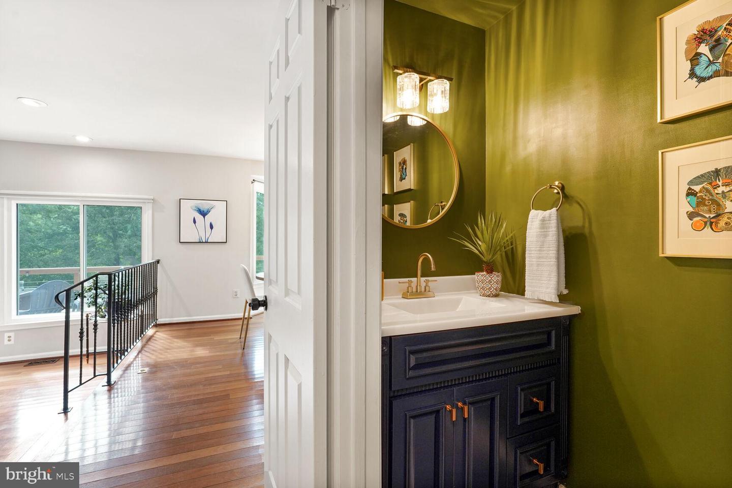 10716 LAKE FOREST DR, MANASSAS, Virginia 20112, 4 Bedrooms Bedrooms, 15 Rooms Rooms,3 BathroomsBathrooms,Residential,For sale,10716 LAKE FOREST DR,VAPW2088038 MLS # VAPW2088038