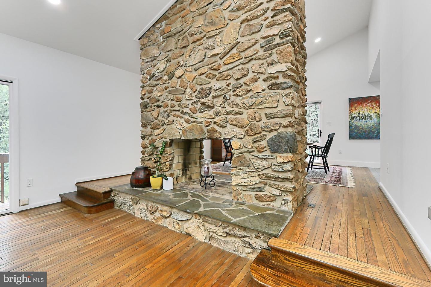 10236 LAWYERS RD, VIENNA, Virginia 22181, 4 Bedrooms Bedrooms, ,2 BathroomsBathrooms,Residential,For sale,10236 LAWYERS RD,VAFX2224890 MLS # VAFX2224890