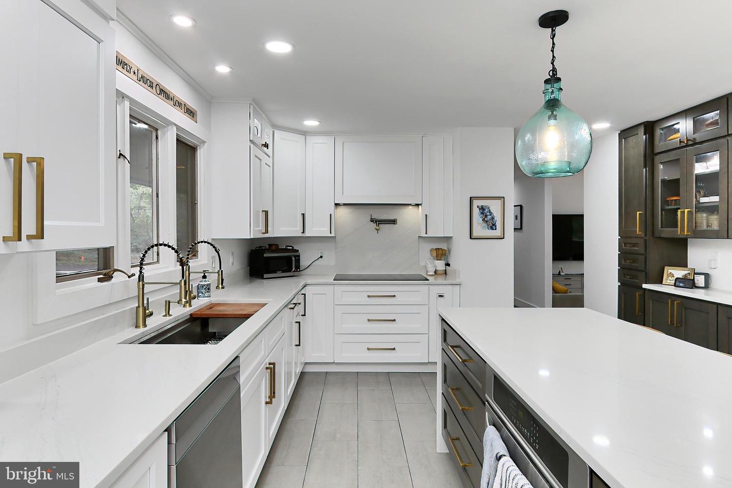 10236 LAWYERS RD, VIENNA, Virginia 22181, 4 Bedrooms Bedrooms, ,2 BathroomsBathrooms,Residential,For sale,10236 LAWYERS RD,VAFX2224890 MLS # VAFX2224890