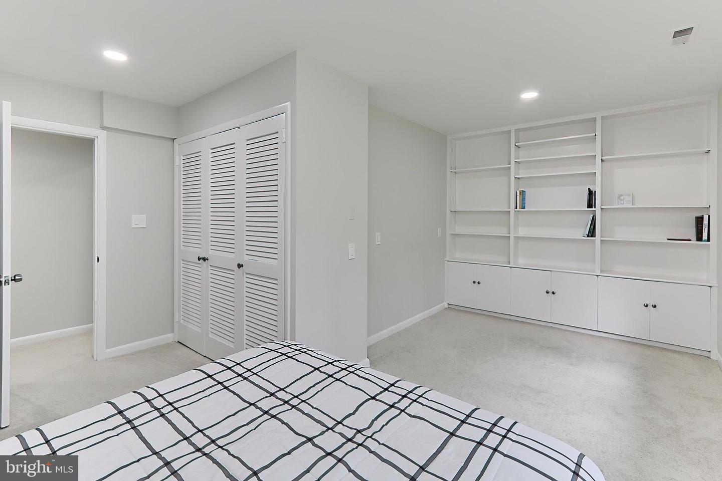 10236 LAWYERS RD, VIENNA, Virginia 22181, 4 Bedrooms Bedrooms, ,2 BathroomsBathrooms,Residential,For sale,10236 LAWYERS RD,VAFX2224890 MLS # VAFX2224890