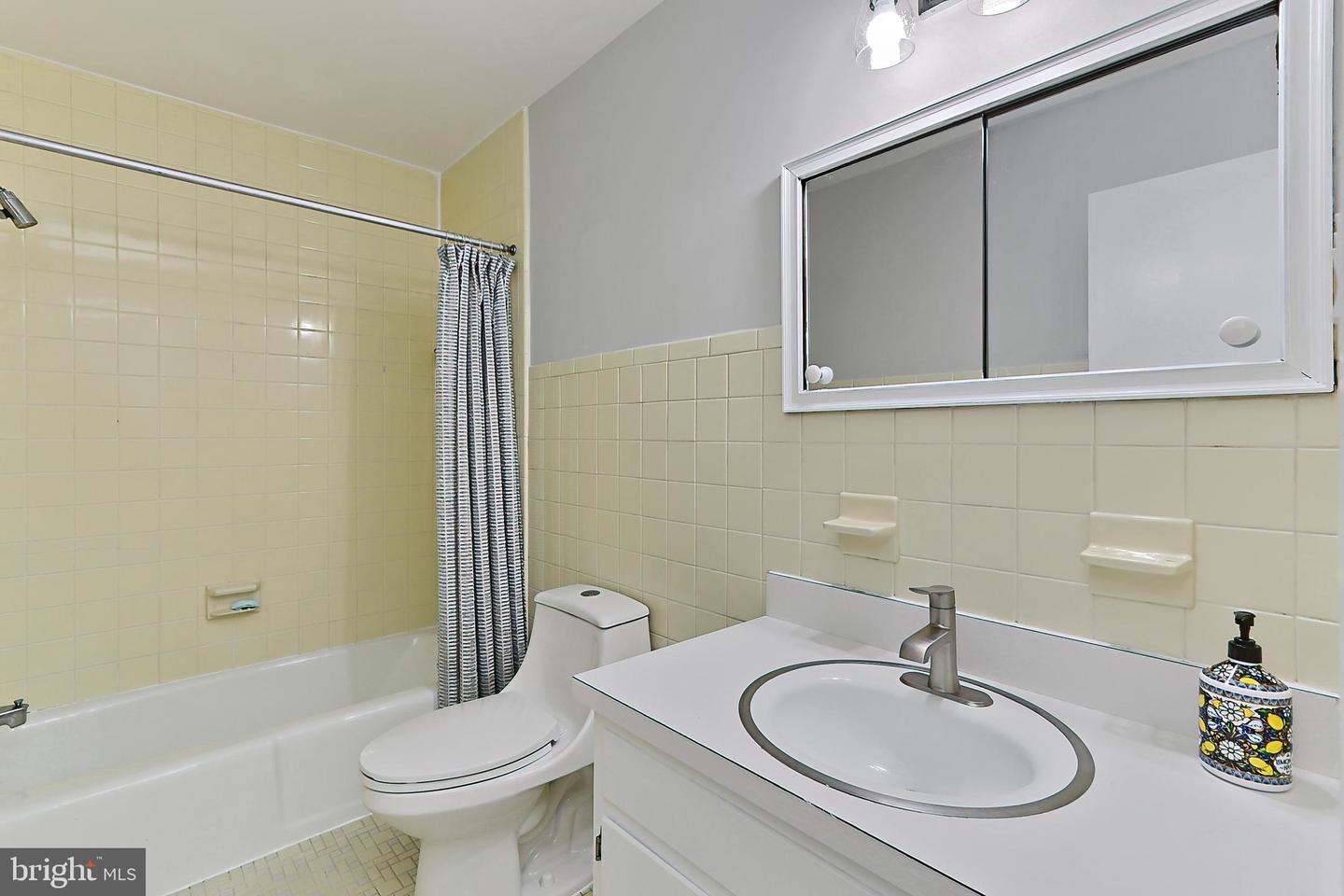 10236 LAWYERS RD, VIENNA, Virginia 22181, 4 Bedrooms Bedrooms, ,2 BathroomsBathrooms,Residential,For sale,10236 LAWYERS RD,VAFX2224890 MLS # VAFX2224890