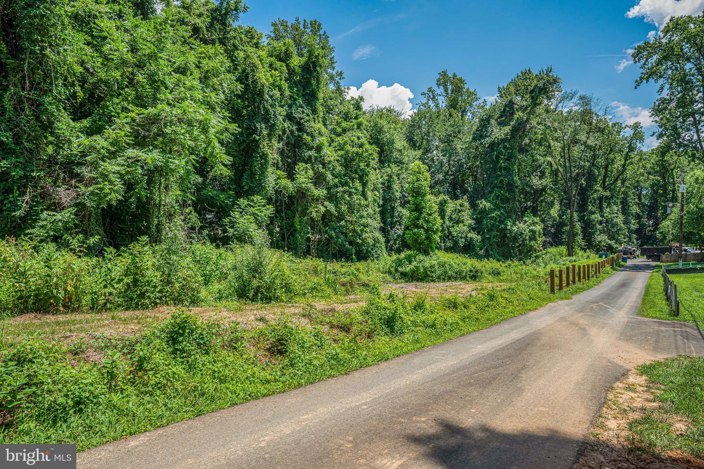 7701 LEWINSVILLE RD, MCLEAN, Virginia 22102, ,Land,For sale,7701 LEWINSVILLE RD,VAFX2253496 MLS # VAFX2253496