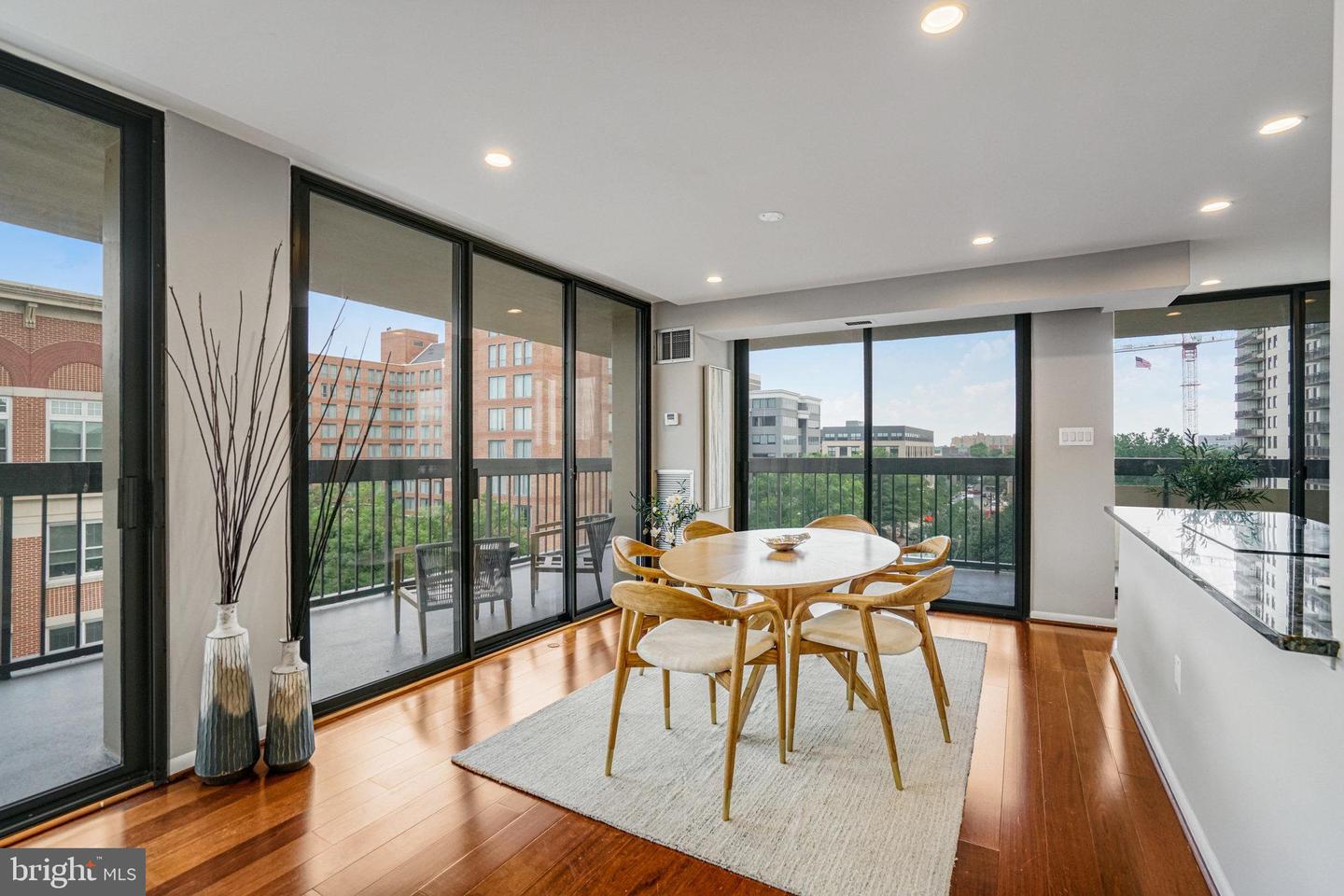 400 MADISON ST #704, ALEXANDRIA, Virginia 22314, 2 Bedrooms Bedrooms, ,2 BathroomsBathrooms,Residential,For sale,400 MADISON ST #704,VAAX2042638 MLS # VAAX2042638