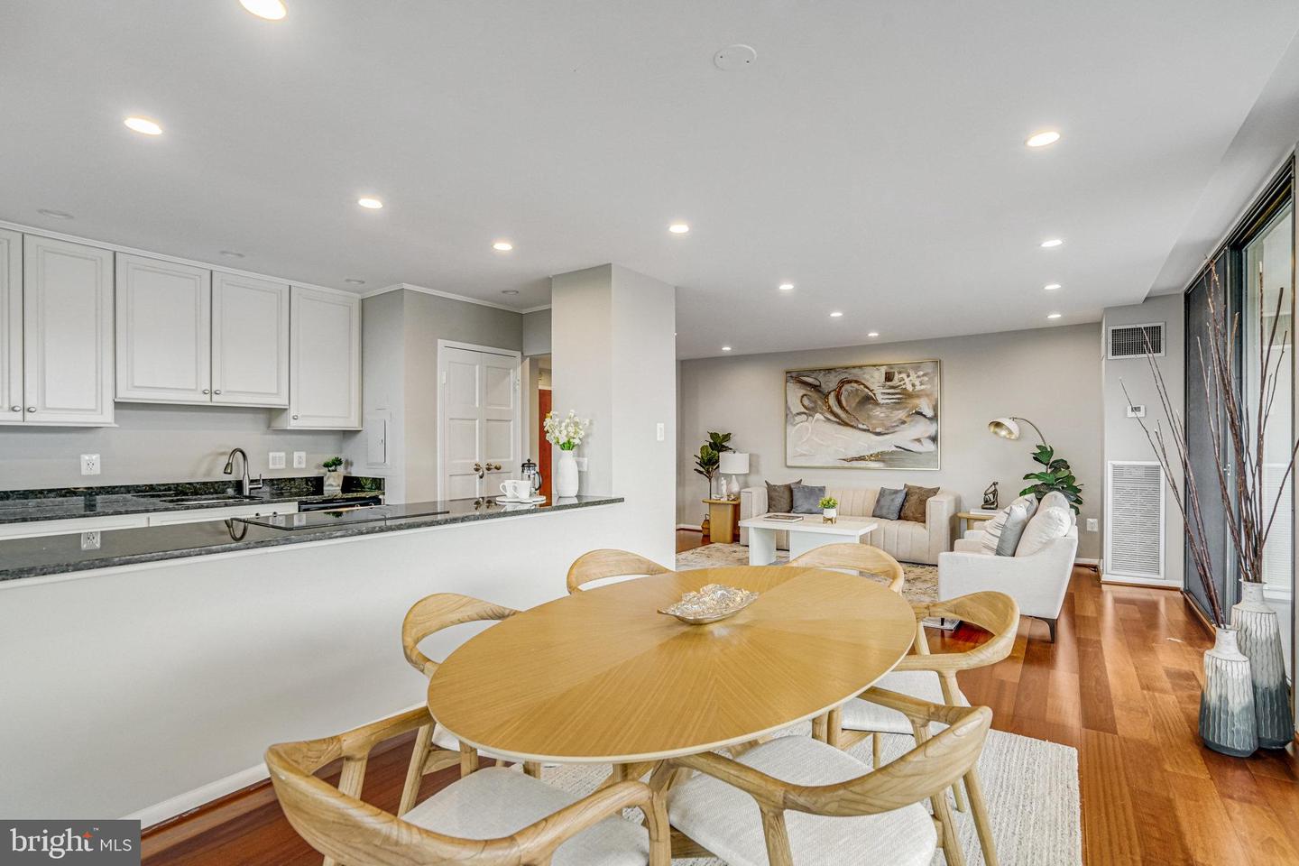 400 MADISON ST #704, ALEXANDRIA, Virginia 22314, 2 Bedrooms Bedrooms, ,2 BathroomsBathrooms,Residential,For sale,400 MADISON ST #704,VAAX2042638 MLS # VAAX2042638