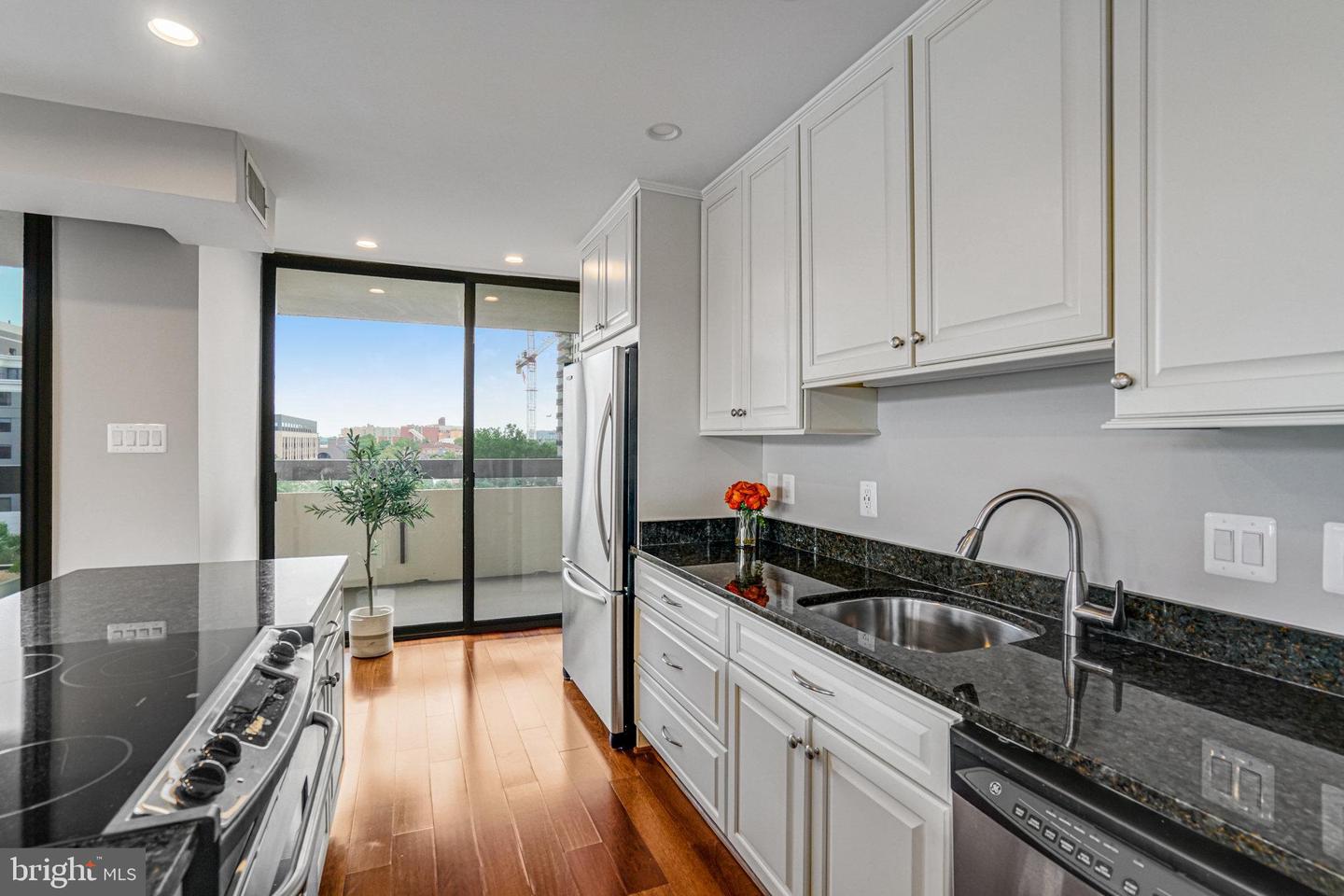 400 MADISON ST #704, ALEXANDRIA, Virginia 22314, 2 Bedrooms Bedrooms, ,2 BathroomsBathrooms,Residential,For sale,400 MADISON ST #704,VAAX2042638 MLS # VAAX2042638