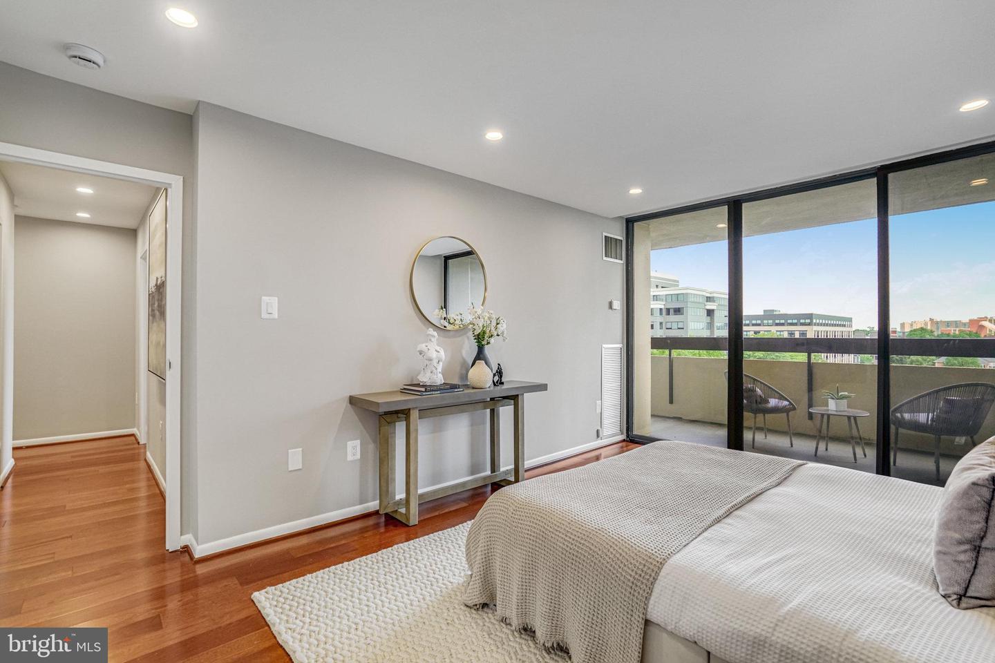 400 MADISON ST #704, ALEXANDRIA, Virginia 22314, 2 Bedrooms Bedrooms, ,2 BathroomsBathrooms,Residential,For sale,400 MADISON ST #704,VAAX2042638 MLS # VAAX2042638