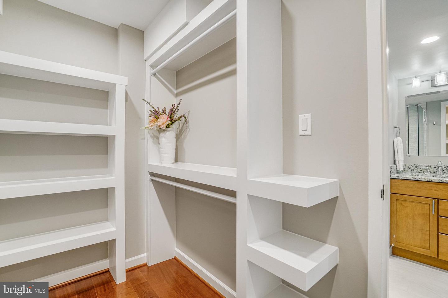 400 MADISON ST #704, ALEXANDRIA, Virginia 22314, 2 Bedrooms Bedrooms, ,2 BathroomsBathrooms,Residential,For sale,400 MADISON ST #704,VAAX2042638 MLS # VAAX2042638