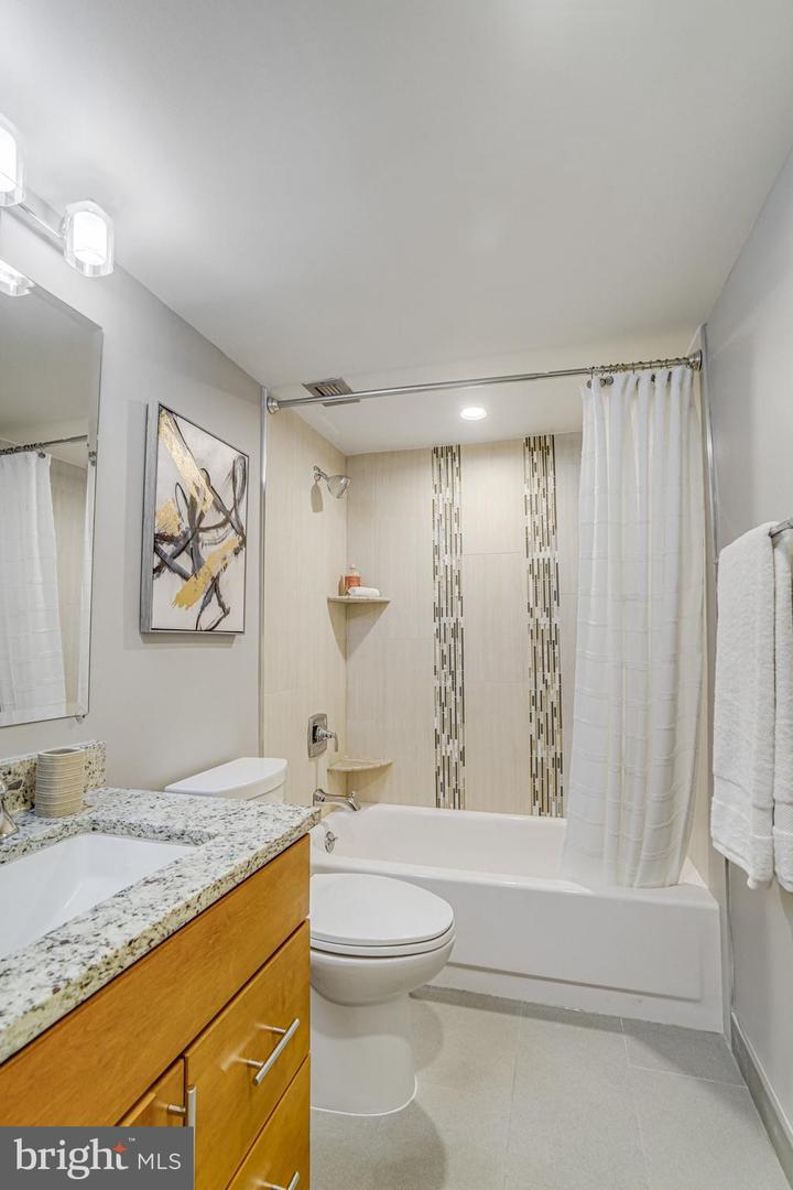 400 MADISON ST #704, ALEXANDRIA, Virginia 22314, 2 Bedrooms Bedrooms, ,2 BathroomsBathrooms,Residential,For sale,400 MADISON ST #704,VAAX2042638 MLS # VAAX2042638