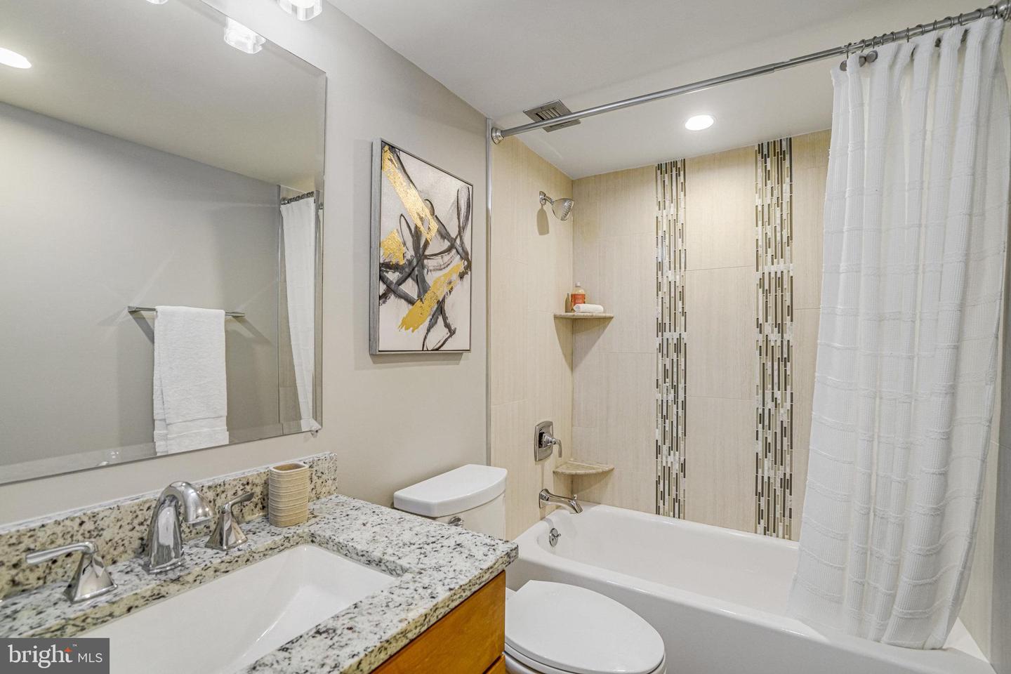 400 MADISON ST #704, ALEXANDRIA, Virginia 22314, 2 Bedrooms Bedrooms, ,2 BathroomsBathrooms,Residential,For sale,400 MADISON ST #704,VAAX2042638 MLS # VAAX2042638
