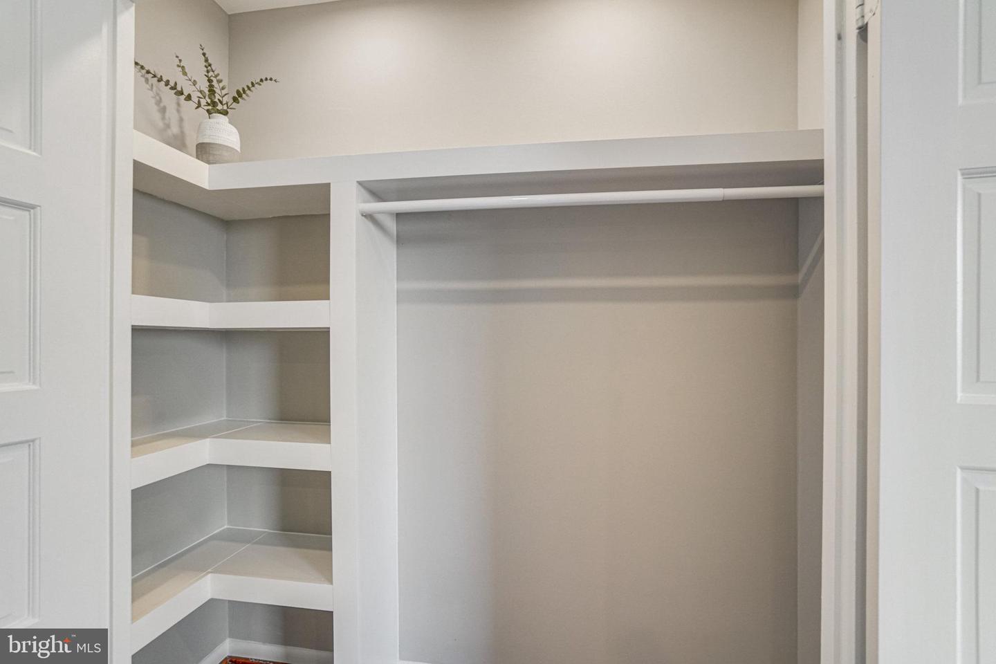 400 MADISON ST #704, ALEXANDRIA, Virginia 22314, 2 Bedrooms Bedrooms, ,2 BathroomsBathrooms,Residential,For sale,400 MADISON ST #704,VAAX2042638 MLS # VAAX2042638