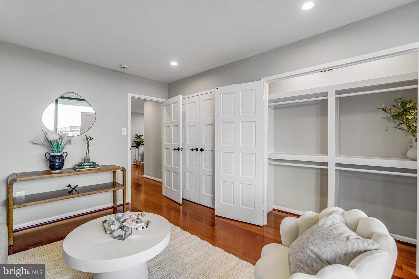 400 MADISON ST #704, ALEXANDRIA, Virginia 22314, 2 Bedrooms Bedrooms, ,2 BathroomsBathrooms,Residential,For sale,400 MADISON ST #704,VAAX2042638 MLS # VAAX2042638