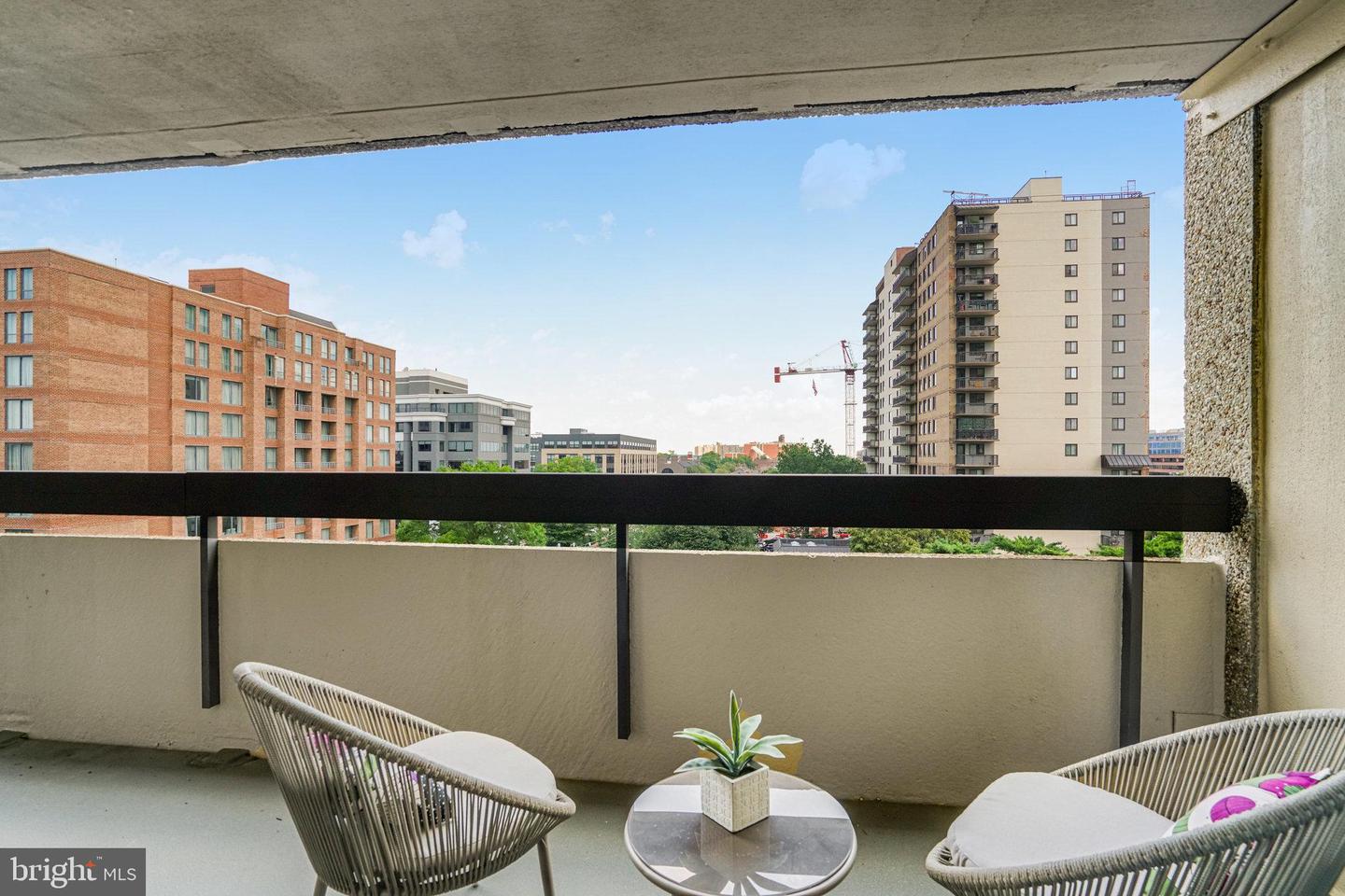 400 MADISON ST #704, ALEXANDRIA, Virginia 22314, 2 Bedrooms Bedrooms, ,2 BathroomsBathrooms,Residential,For sale,400 MADISON ST #704,VAAX2042638 MLS # VAAX2042638