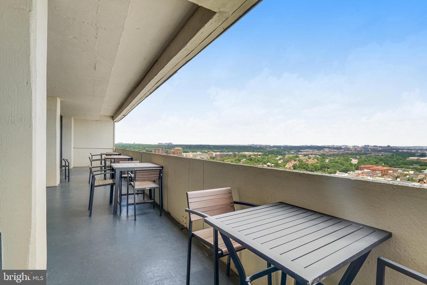 400 MADISON ST #704, ALEXANDRIA, Virginia 22314, 2 Bedrooms Bedrooms, ,2 BathroomsBathrooms,Residential,For sale,400 MADISON ST #704,VAAX2042638 MLS # VAAX2042638