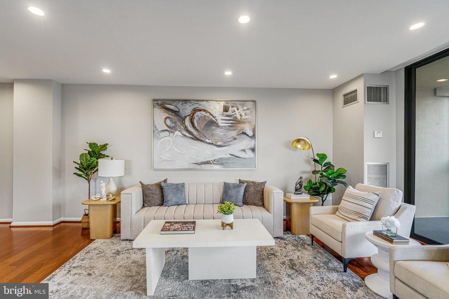 400 MADISON ST #704, ALEXANDRIA, Virginia 22314, 2 Bedrooms Bedrooms, ,2 BathroomsBathrooms,Residential,For sale,400 MADISON ST #704,VAAX2042638 MLS # VAAX2042638