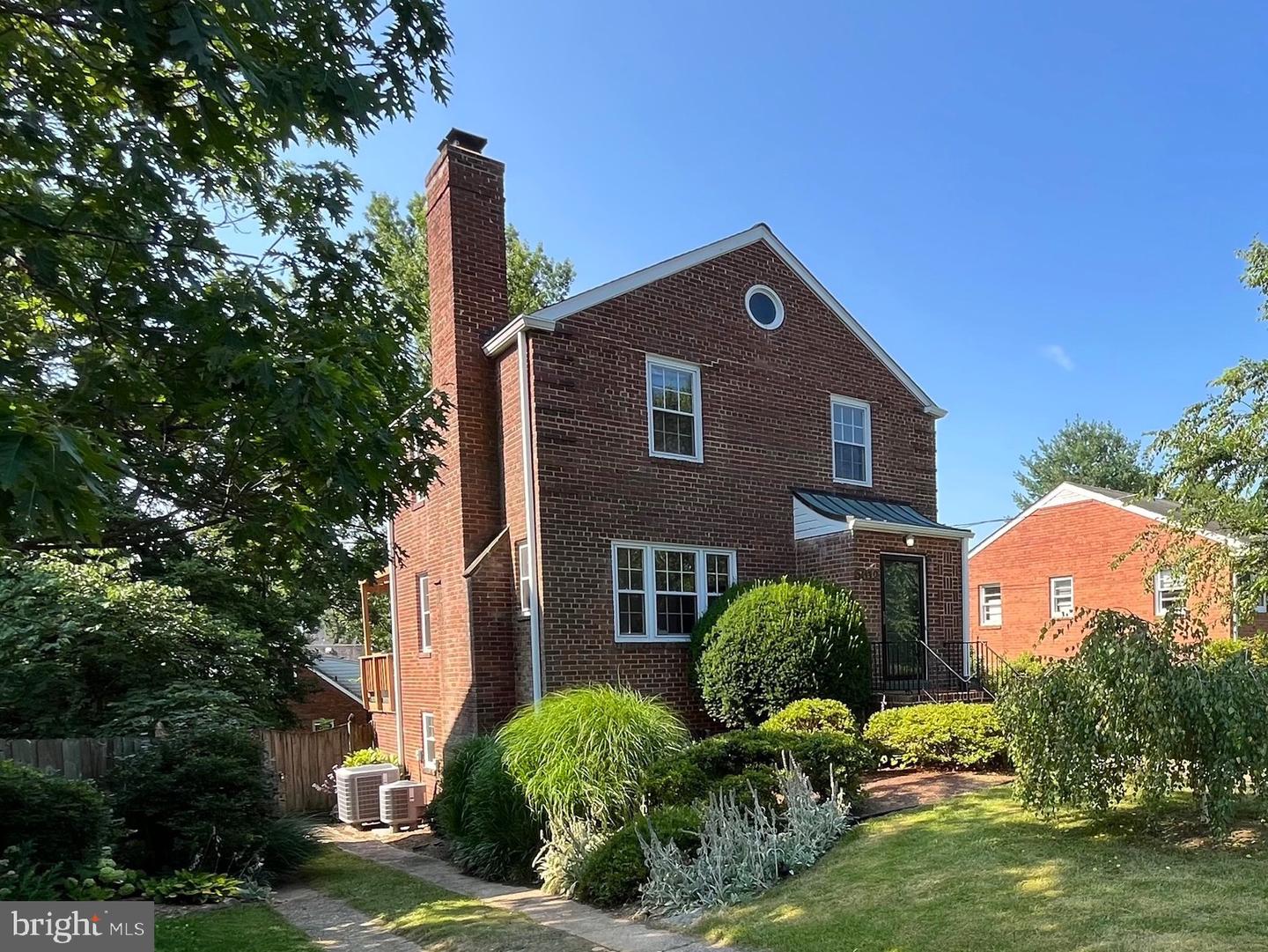 6012 19TH ST N, ARLINGTON, Virginia 22205, 3 Bedrooms Bedrooms, ,1 BathroomBathrooms,Residential,For sale,6012 19TH ST N,VAAR2054684 MLS # VAAR2054684