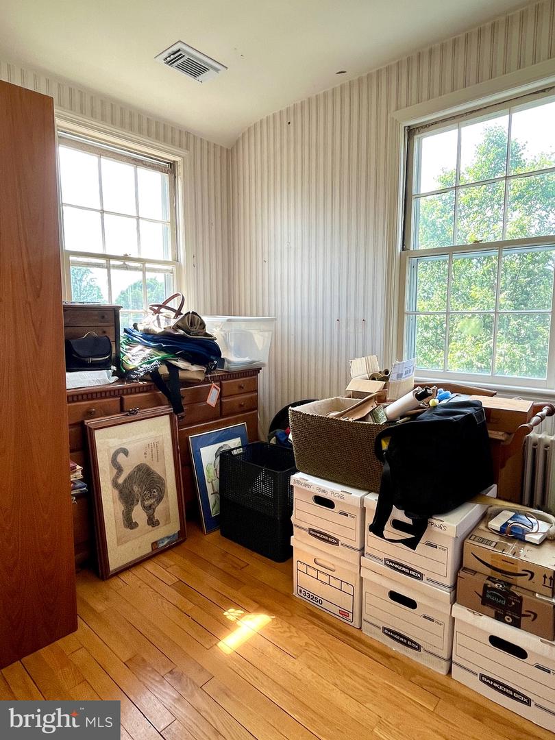 6012 19TH ST N, ARLINGTON, Virginia 22205, 3 Bedrooms Bedrooms, ,1 BathroomBathrooms,Residential,For sale,6012 19TH ST N,VAAR2054684 MLS # VAAR2054684