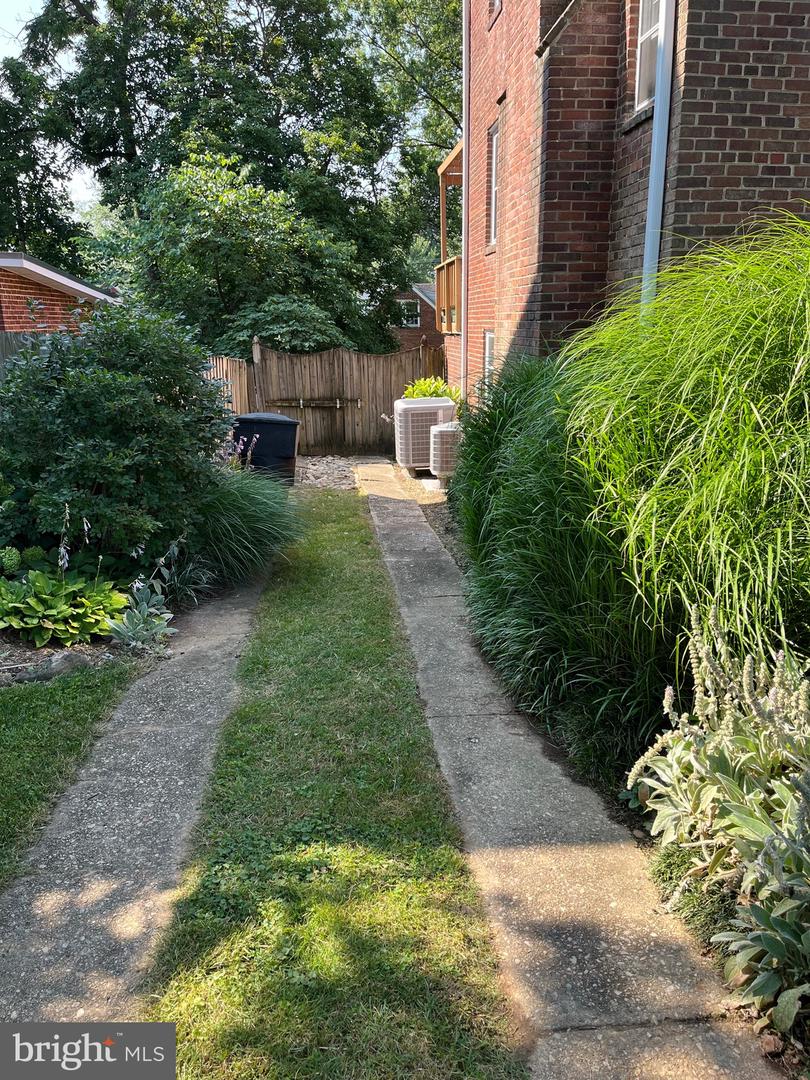 6012 19TH ST N, ARLINGTON, Virginia 22205, 3 Bedrooms Bedrooms, ,1 BathroomBathrooms,Residential,For sale,6012 19TH ST N,VAAR2054684 MLS # VAAR2054684