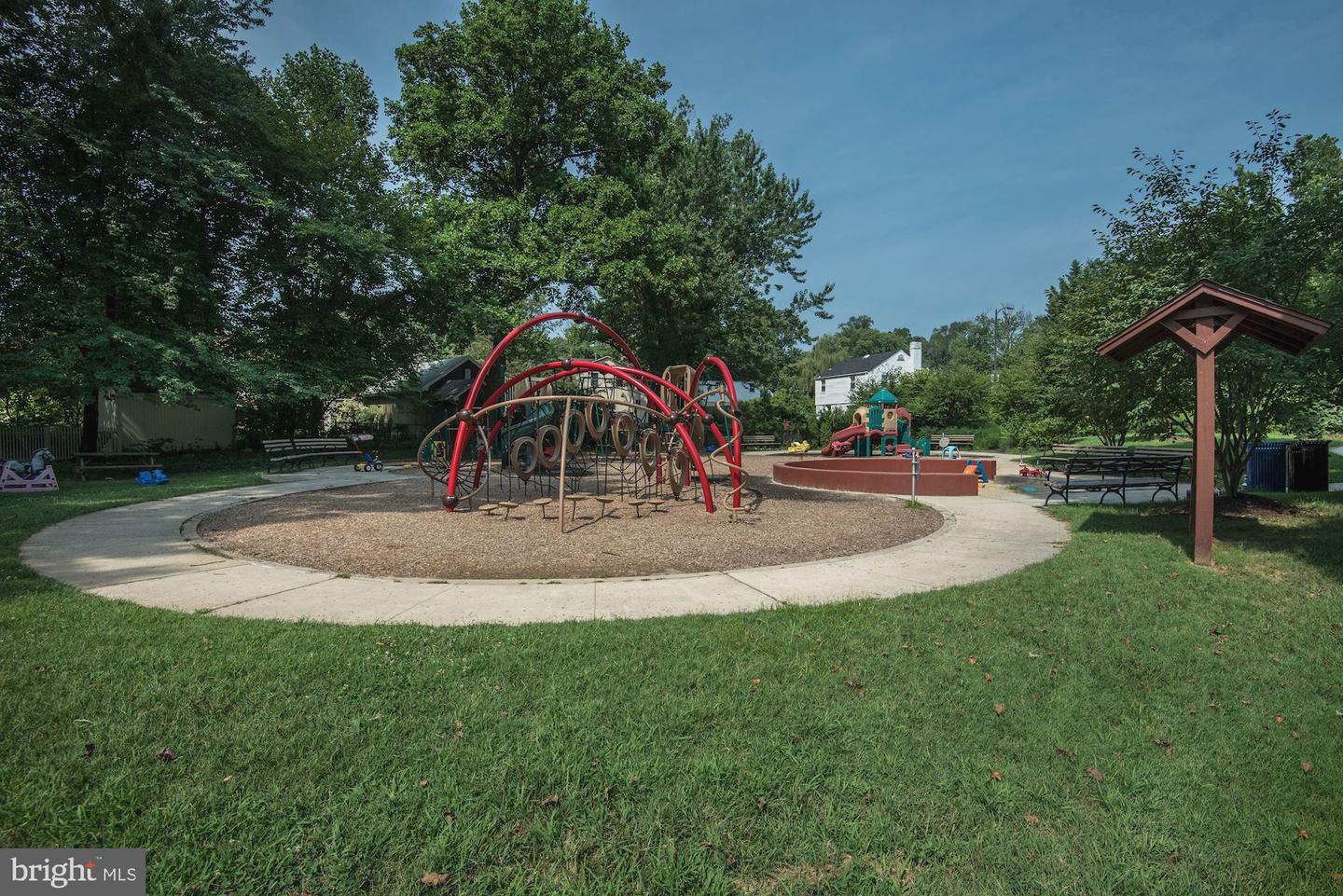 6012 19TH ST N, ARLINGTON, Virginia 22205, 3 Bedrooms Bedrooms, ,1 BathroomBathrooms,Residential,For sale,6012 19TH ST N,VAAR2054684 MLS # VAAR2054684