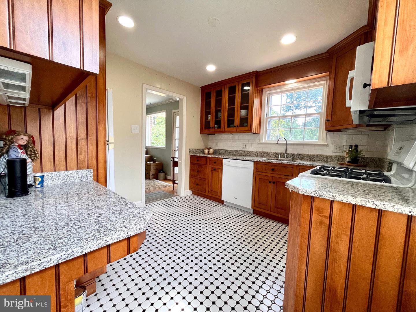 6012 19TH ST N, ARLINGTON, Virginia 22205, 3 Bedrooms Bedrooms, ,1 BathroomBathrooms,Residential,For sale,6012 19TH ST N,VAAR2054684 MLS # VAAR2054684
