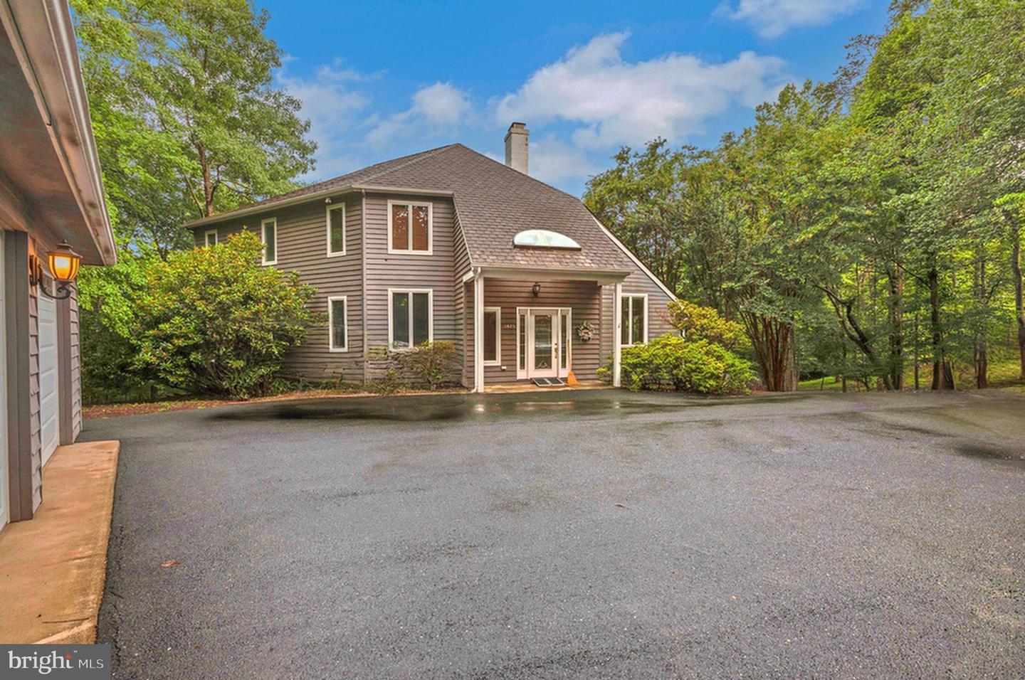 1425 CLEARBROOK LN, CHARLOTTESVILLE, Virginia 22911, 5 Bedrooms Bedrooms, ,4 BathroomsBathrooms,Residential,For sale,1425 CLEARBROOK LN,VAAB2000910 MLS # VAAB2000910