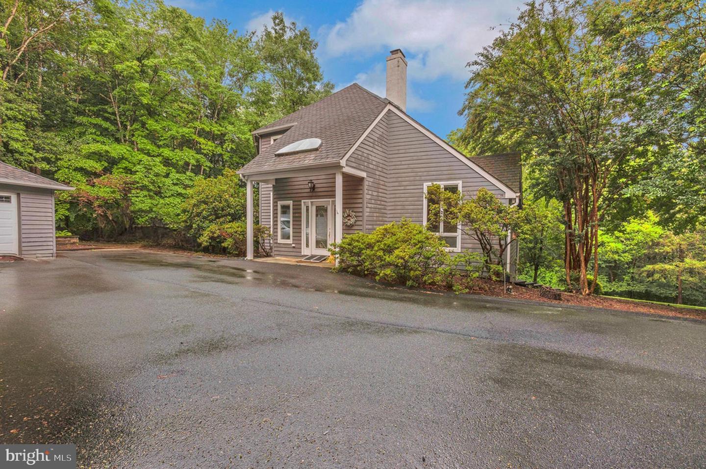 1425 CLEARBROOK LN, CHARLOTTESVILLE, Virginia 22911, 5 Bedrooms Bedrooms, ,4 BathroomsBathrooms,Residential,For sale,1425 CLEARBROOK LN,VAAB2000910 MLS # VAAB2000910