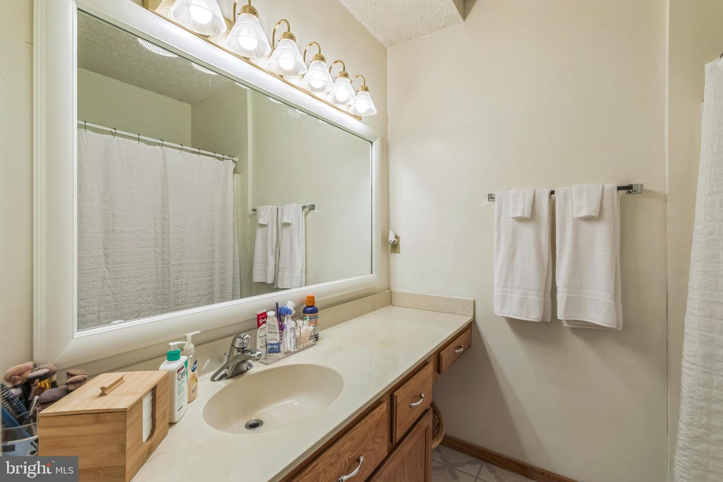 1425 CLEARBROOK LN, CHARLOTTESVILLE, Virginia 22911, 5 Bedrooms Bedrooms, ,4 BathroomsBathrooms,Residential,For sale,1425 CLEARBROOK LN,VAAB2000910 MLS # VAAB2000910