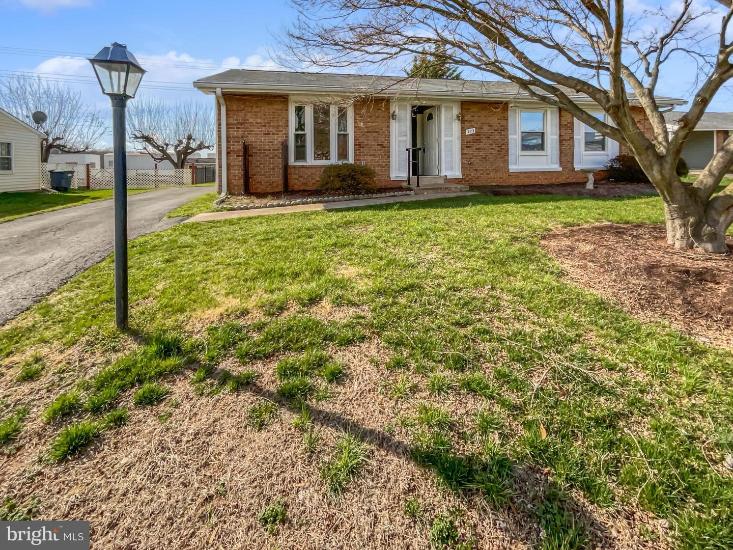 723 N YORK RD, STERLING, Virginia 20164, 3 Bedrooms Bedrooms, ,2 BathroomsBathrooms,Residential,For sale,723 N YORK RD,VALO2092648 MLS # VALO2092648