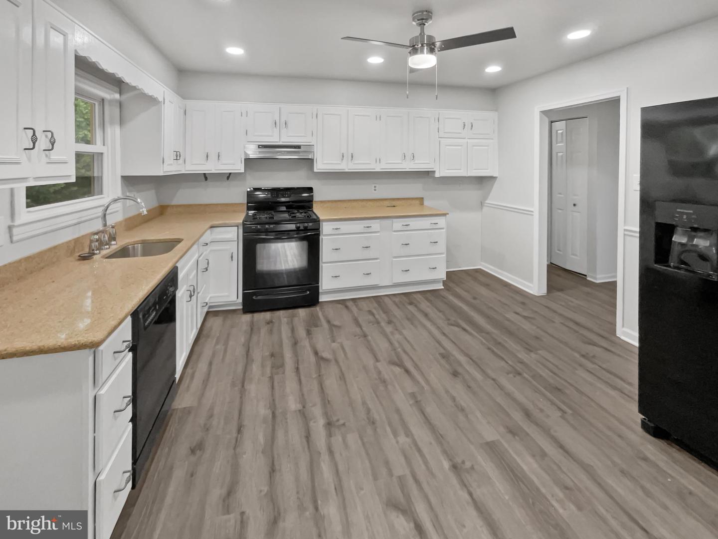723 N YORK RD, STERLING, Virginia 20164, 3 Bedrooms Bedrooms, ,2 BathroomsBathrooms,Residential,For sale,723 N YORK RD,VALO2092648 MLS # VALO2092648