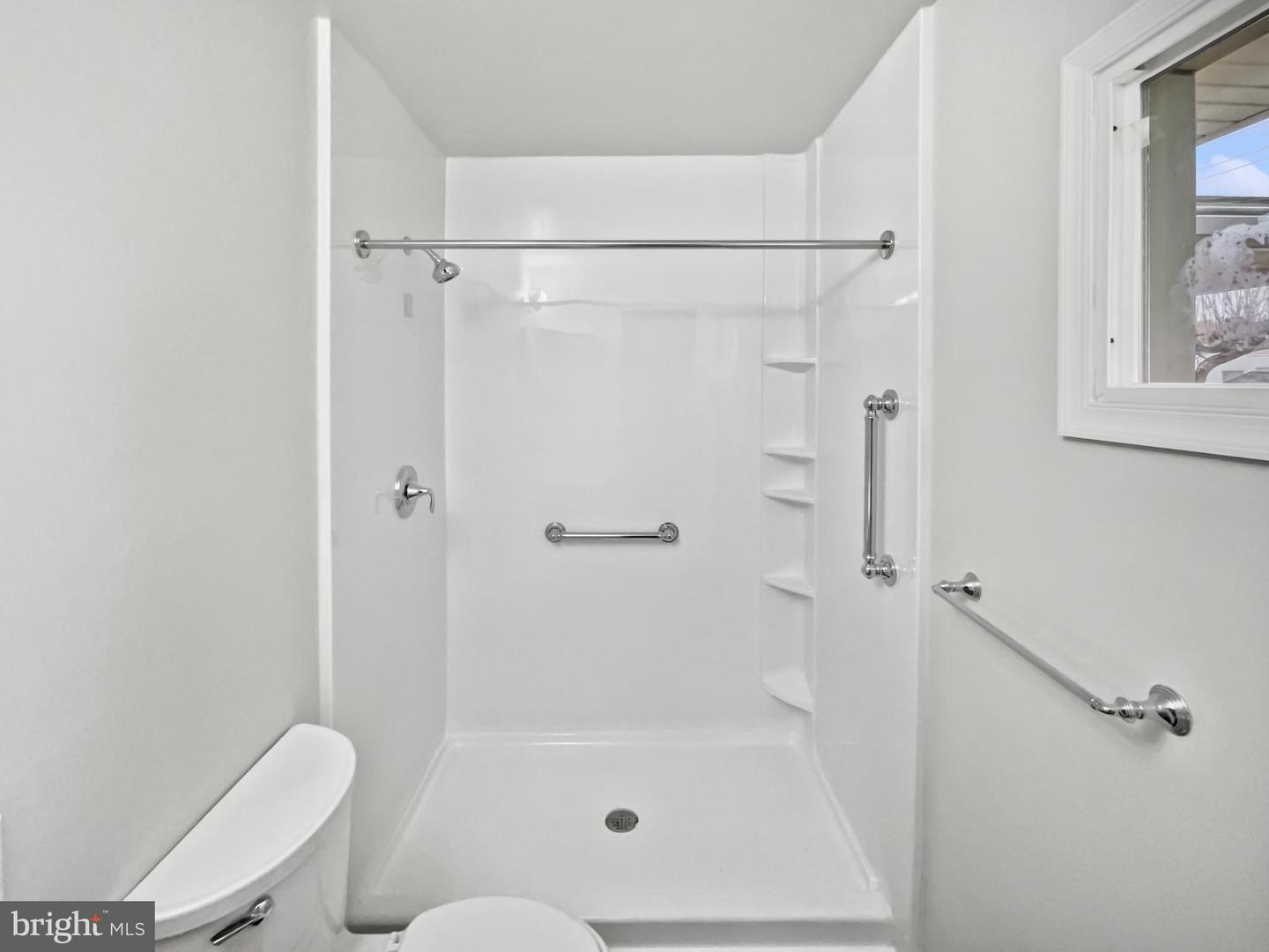 723 N YORK RD, STERLING, Virginia 20164, 3 Bedrooms Bedrooms, ,2 BathroomsBathrooms,Residential,For sale,723 N YORK RD,VALO2092648 MLS # VALO2092648