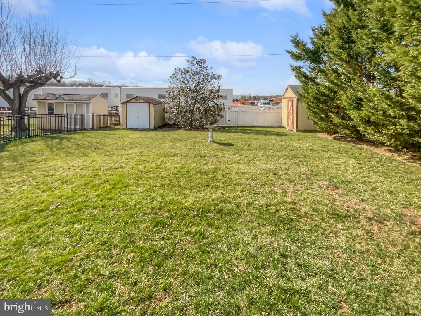 723 N YORK RD, STERLING, Virginia 20164, 3 Bedrooms Bedrooms, ,2 BathroomsBathrooms,Residential,For sale,723 N YORK RD,VALO2092648 MLS # VALO2092648