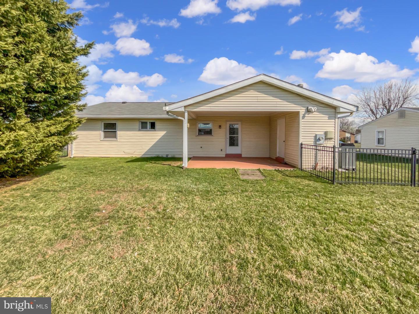 723 N YORK RD, STERLING, Virginia 20164, 3 Bedrooms Bedrooms, ,2 BathroomsBathrooms,Residential,For sale,723 N YORK RD,VALO2092648 MLS # VALO2092648