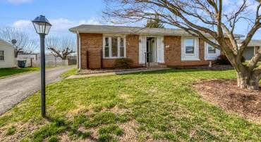 723 N YORK RD, STERLING, Virginia 20164, 3 Bedrooms Bedrooms, ,2 BathroomsBathrooms,Residential,For sale,723 N YORK RD,VALO2092648 MLS # VALO2092648