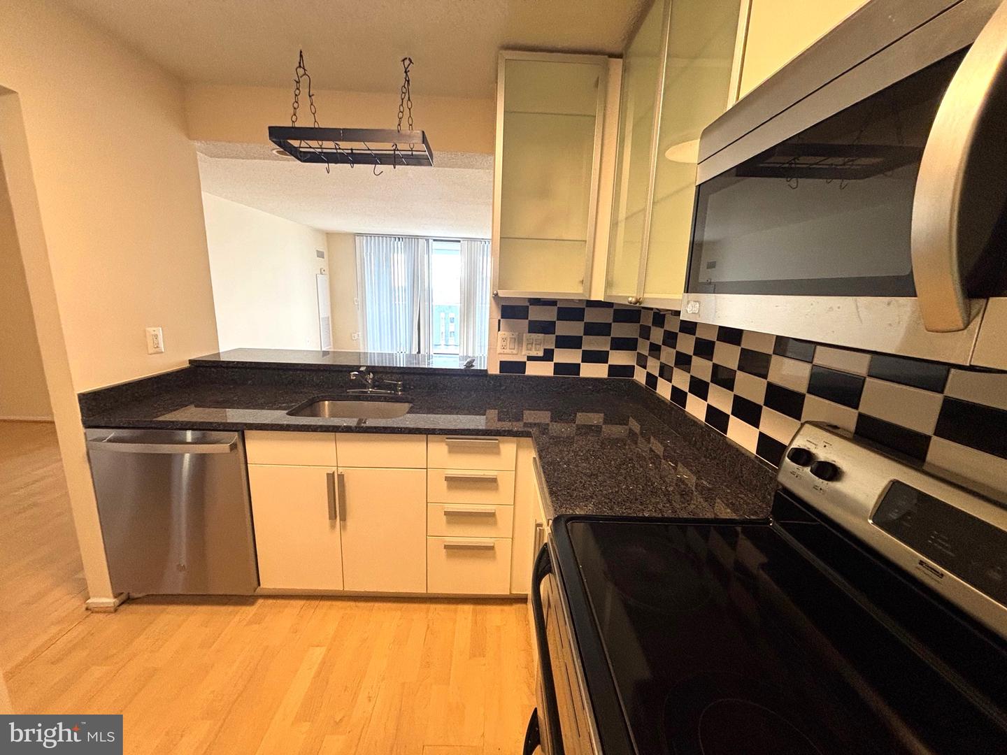 6101 EDSALL RD #1709, ALEXANDRIA, Virginia 22304, 1 Bedroom Bedrooms, ,1 BathroomBathrooms,Residential,For sale,6101 EDSALL RD #1709,VAAX2043526 MLS # VAAX2043526