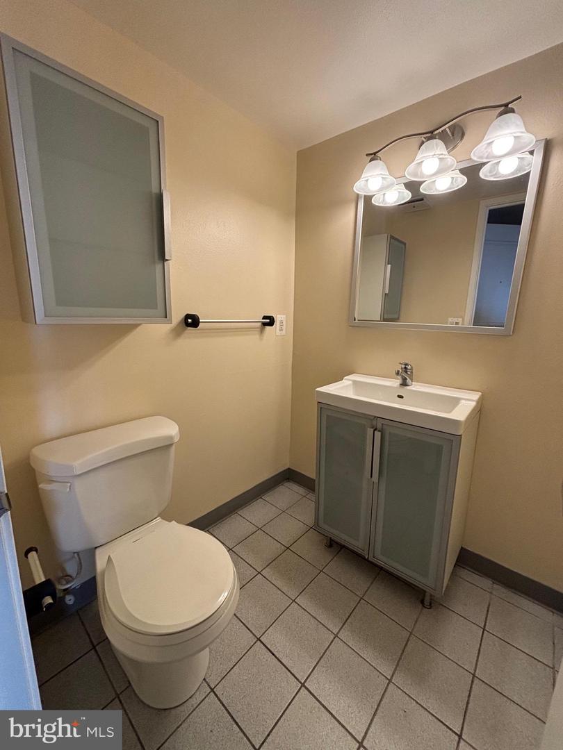 6101 EDSALL RD #1709, ALEXANDRIA, Virginia 22304, 1 Bedroom Bedrooms, ,1 BathroomBathrooms,Residential,For sale,6101 EDSALL RD #1709,VAAX2043526 MLS # VAAX2043526