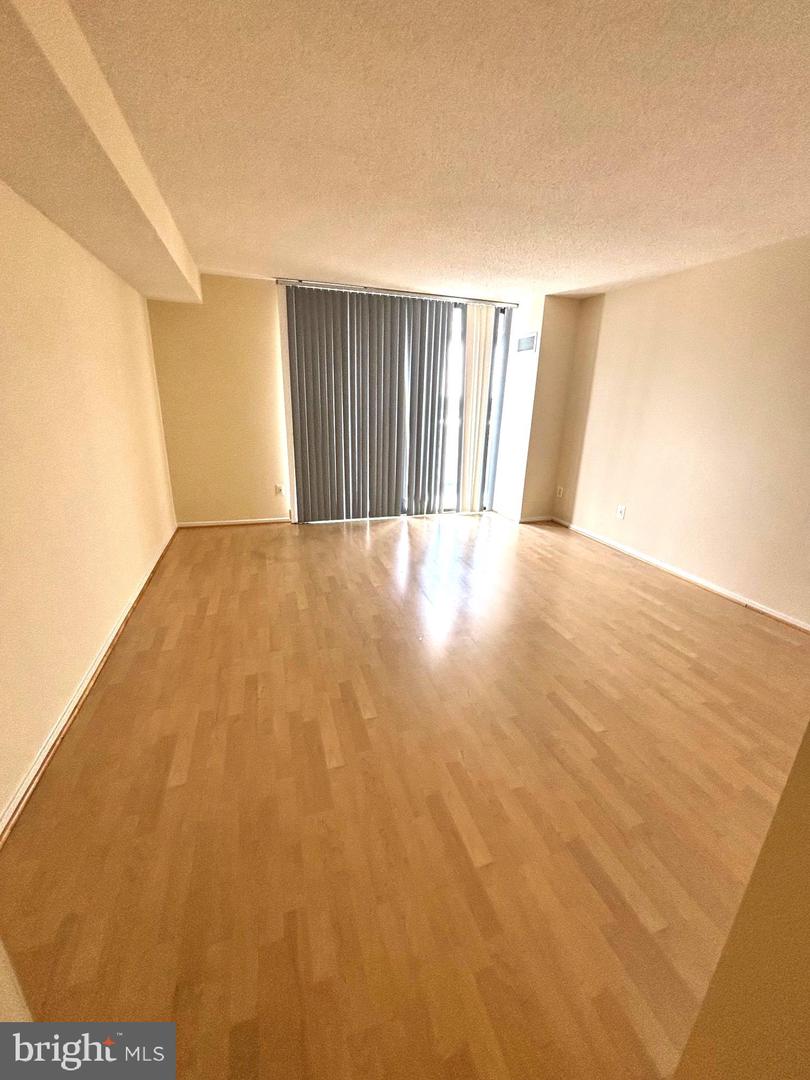 6101 EDSALL RD #1709, ALEXANDRIA, Virginia 22304, 1 Bedroom Bedrooms, ,1 BathroomBathrooms,Residential,For sale,6101 EDSALL RD #1709,VAAX2043526 MLS # VAAX2043526