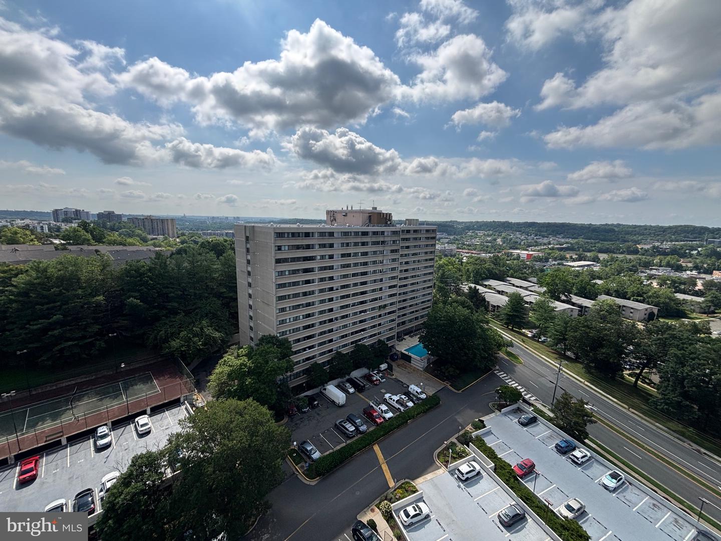 6101 EDSALL RD #1709, ALEXANDRIA, Virginia 22304, 1 Bedroom Bedrooms, ,1 BathroomBathrooms,Residential,For sale,6101 EDSALL RD #1709,VAAX2043526 MLS # VAAX2043526