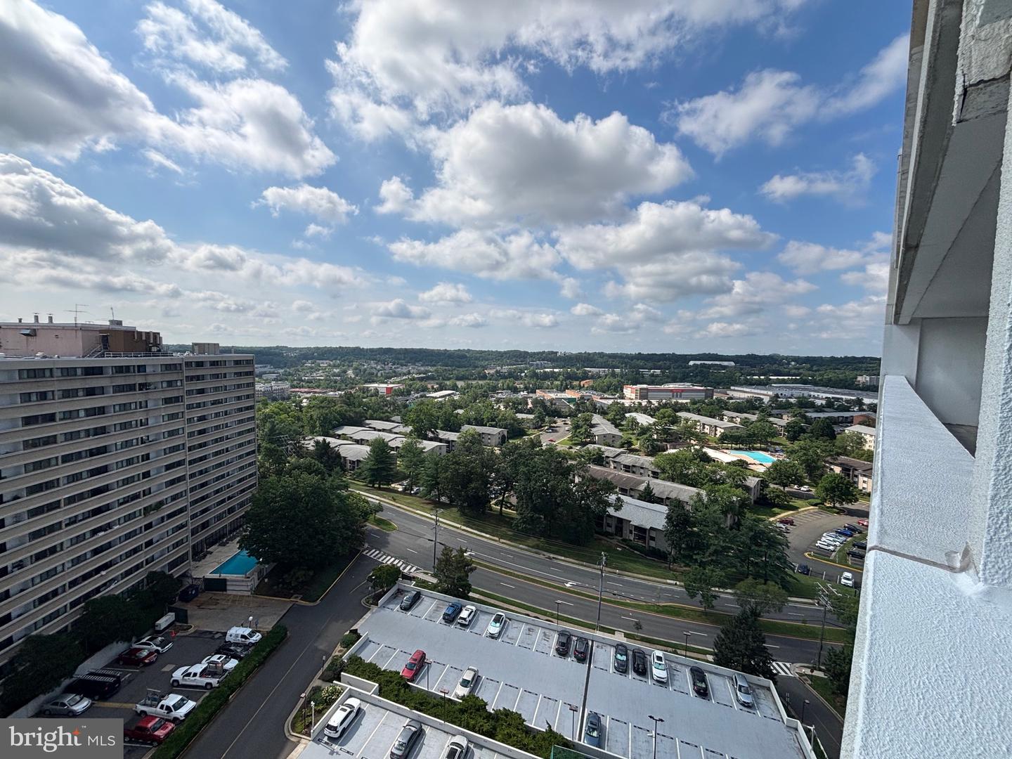 6101 EDSALL RD #1709, ALEXANDRIA, Virginia 22304, 1 Bedroom Bedrooms, ,1 BathroomBathrooms,Residential,For sale,6101 EDSALL RD #1709,VAAX2043526 MLS # VAAX2043526