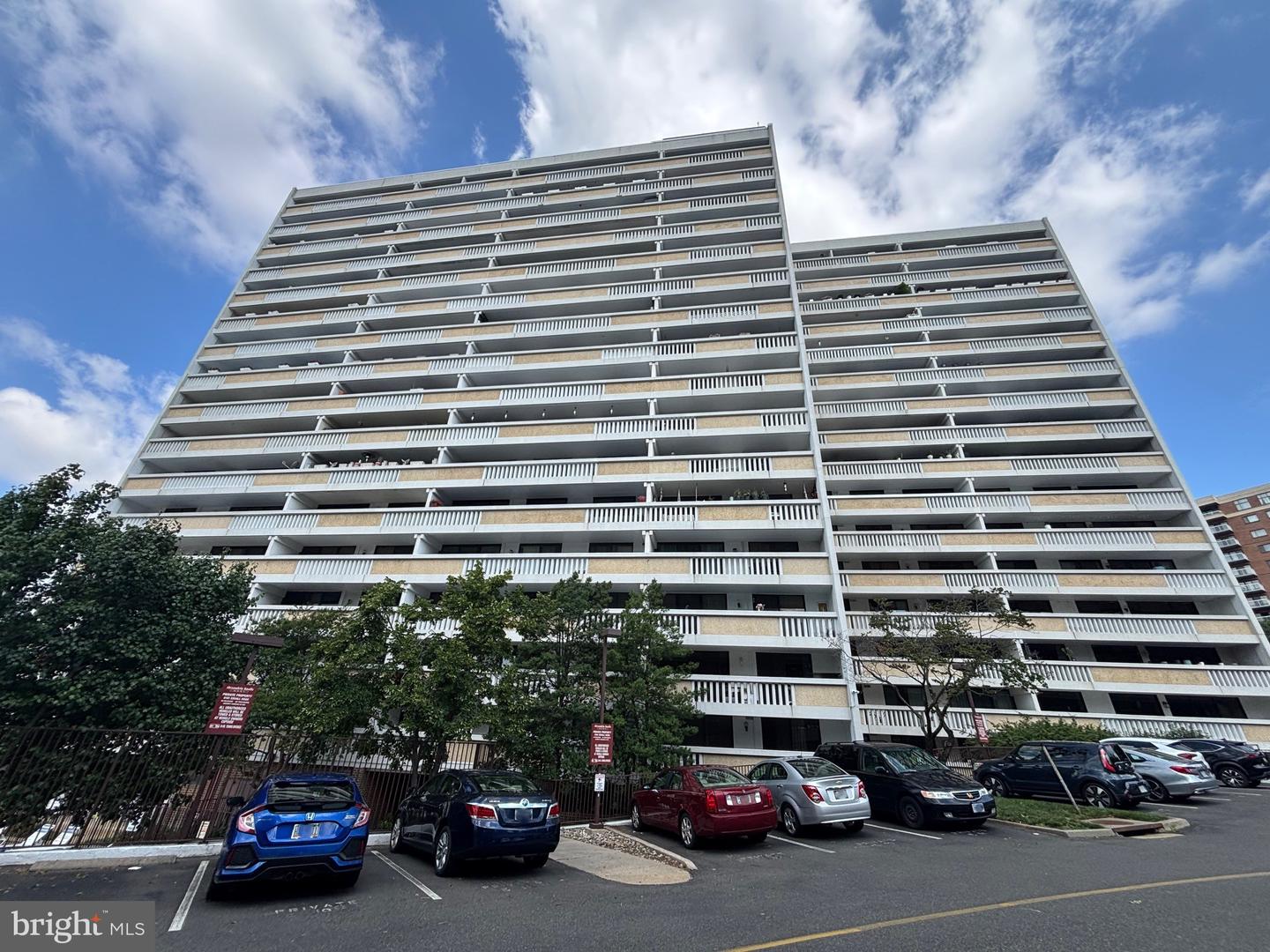 6101 EDSALL RD #1709, ALEXANDRIA, Virginia 22304, 1 Bedroom Bedrooms, ,1 BathroomBathrooms,Residential,For sale,6101 EDSALL RD #1709,VAAX2043526 MLS # VAAX2043526