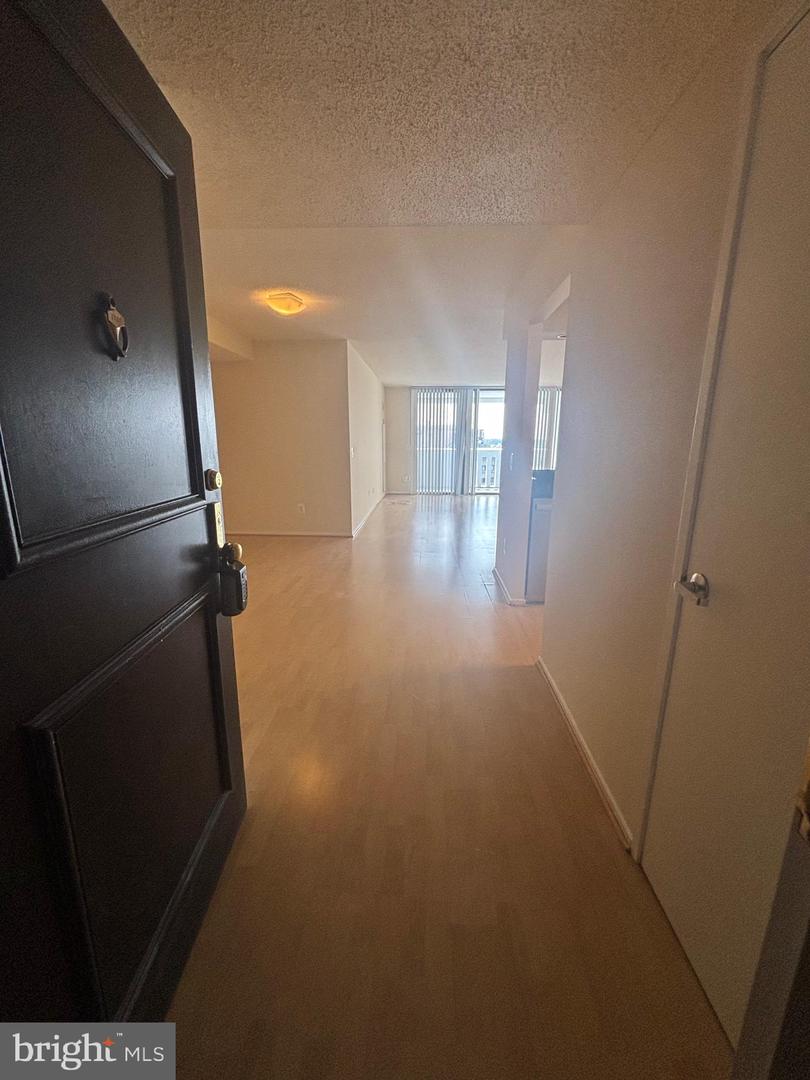 6101 EDSALL RD #1709, ALEXANDRIA, Virginia 22304, 1 Bedroom Bedrooms, ,1 BathroomBathrooms,Residential,For sale,6101 EDSALL RD #1709,VAAX2043526 MLS # VAAX2043526