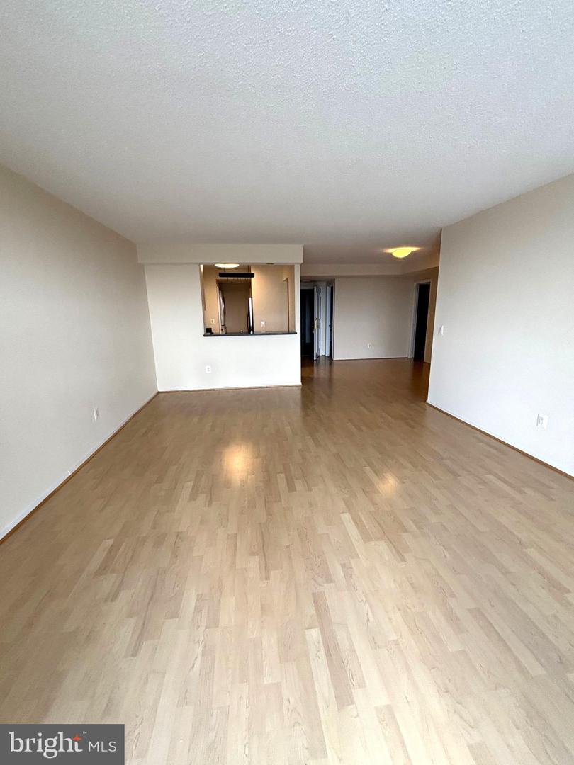 6101 EDSALL RD #1709, ALEXANDRIA, Virginia 22304, 1 Bedroom Bedrooms, ,1 BathroomBathrooms,Residential,For sale,6101 EDSALL RD #1709,VAAX2043526 MLS # VAAX2043526