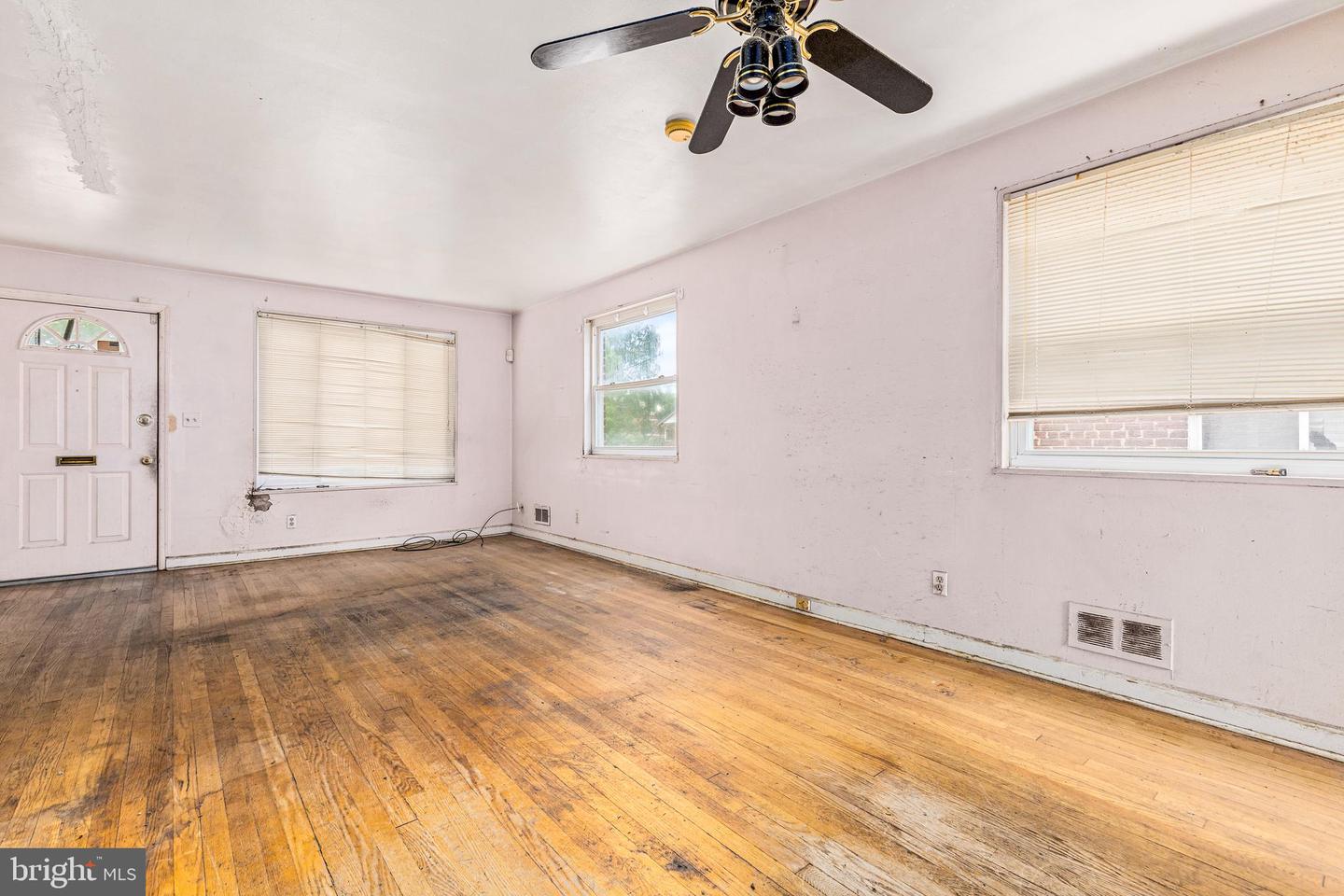 4816 8TH ST NE, WASHINGTON, District Of Columbia 20017, 3 Bedrooms Bedrooms, ,1 BathroomBathrooms,Residential,For sale,4816 8TH ST NE,DCDC2194548 MLS # DCDC2194548